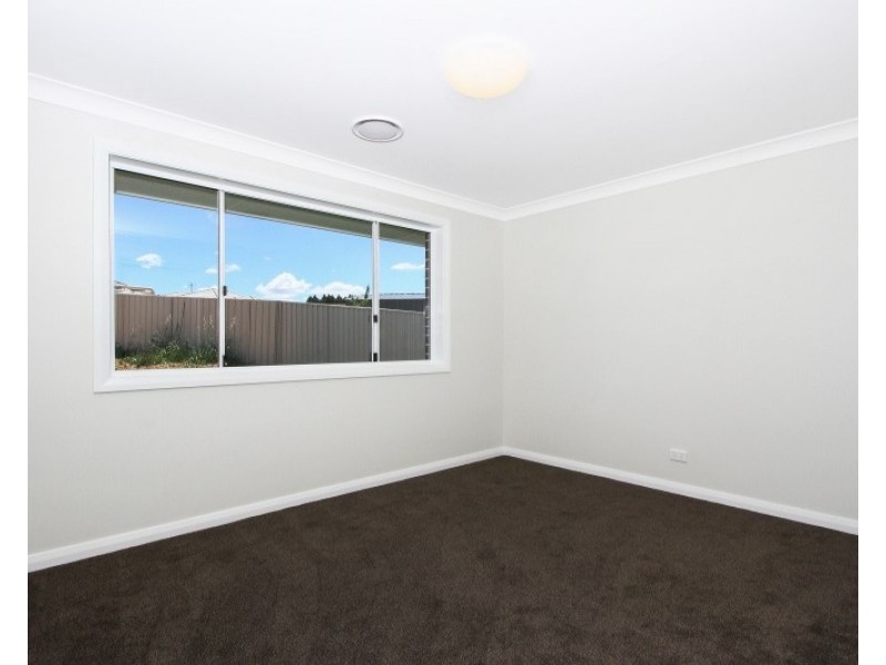 2/5 Lucas Close, Goulburn NSW 2580