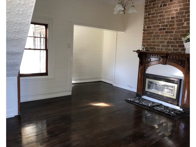 90 Lagoon Street, Goulburn NSW 2580