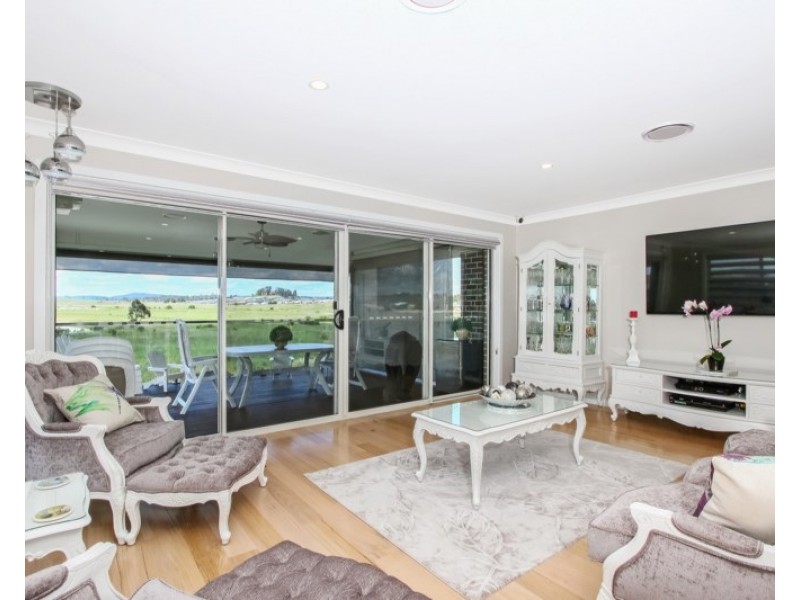 7 Redman Circuit, Goulburn NSW 2580