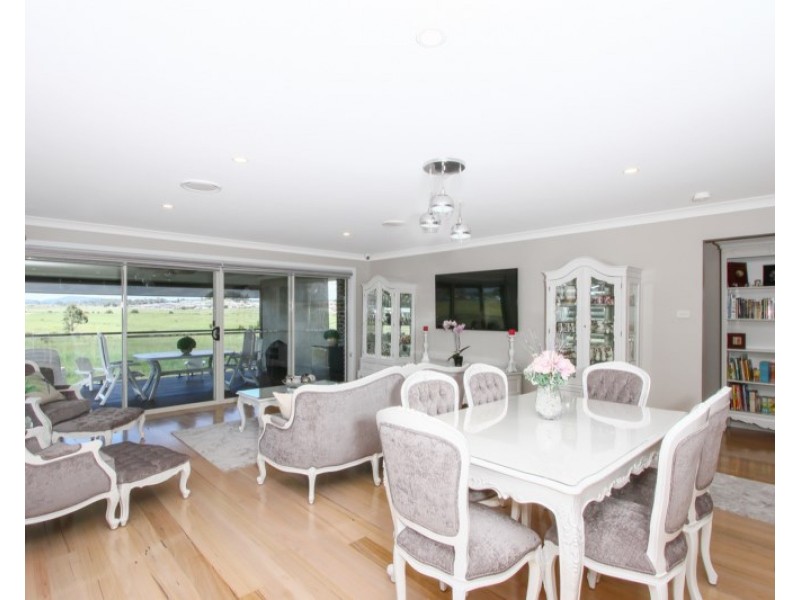 7 Redman Circuit, Goulburn NSW 2580