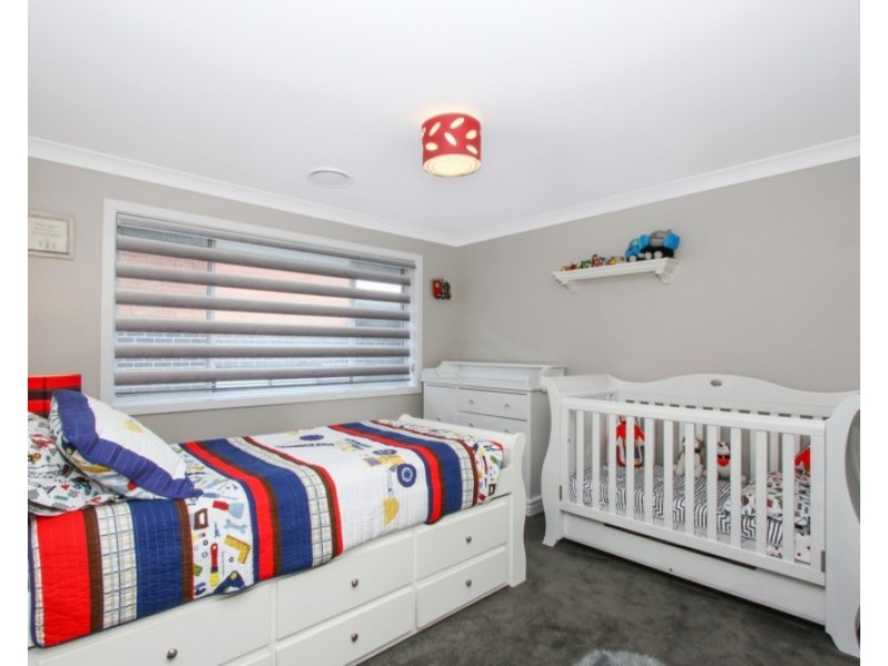 7 Redman Circuit, Goulburn NSW 2580