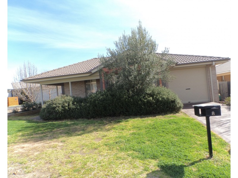 8 Spadacini Place, Goulburn NSW 2580