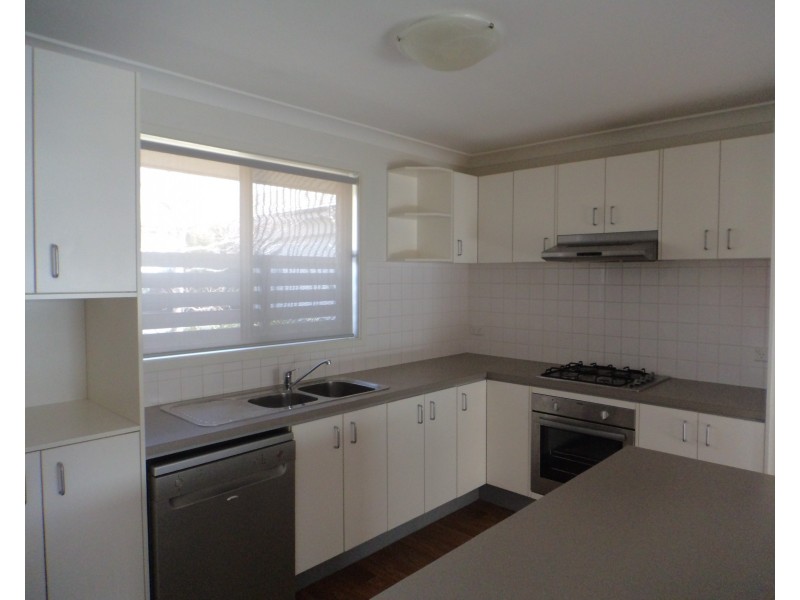 8 Spadacini Place, Goulburn NSW 2580