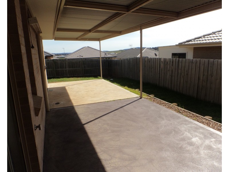 8 Spadacini Place, Goulburn NSW 2580