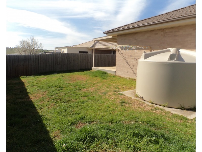 8 Spadacini Place, Goulburn NSW 2580