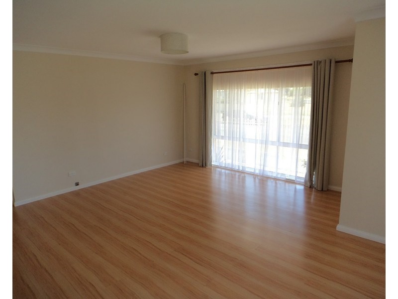 1/2 Garfield Avenue, Goulburn NSW 2580