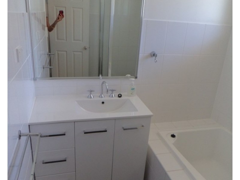 1/2 Garfield Avenue, Goulburn NSW 2580