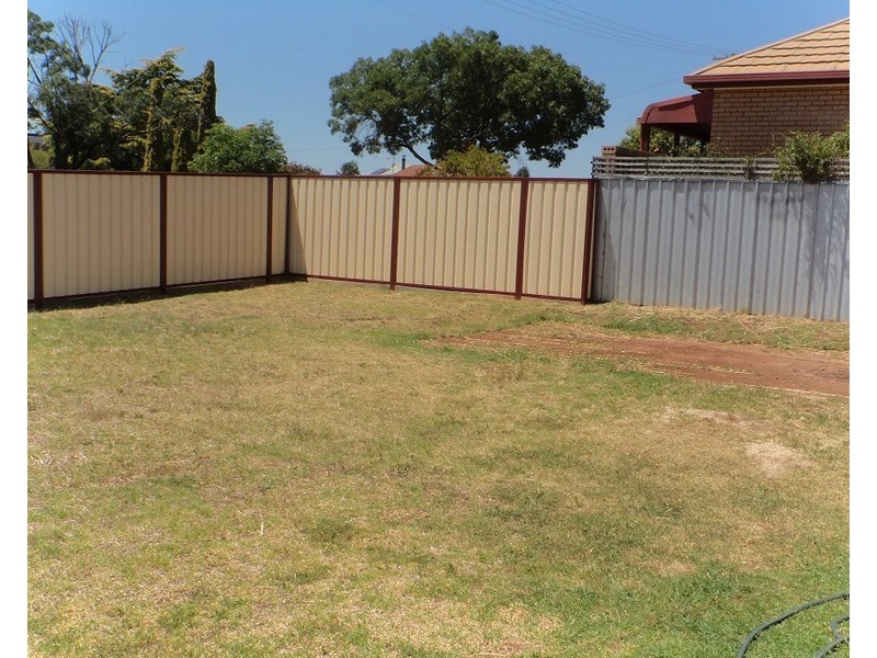 1/2 Garfield Avenue, Goulburn NSW 2580