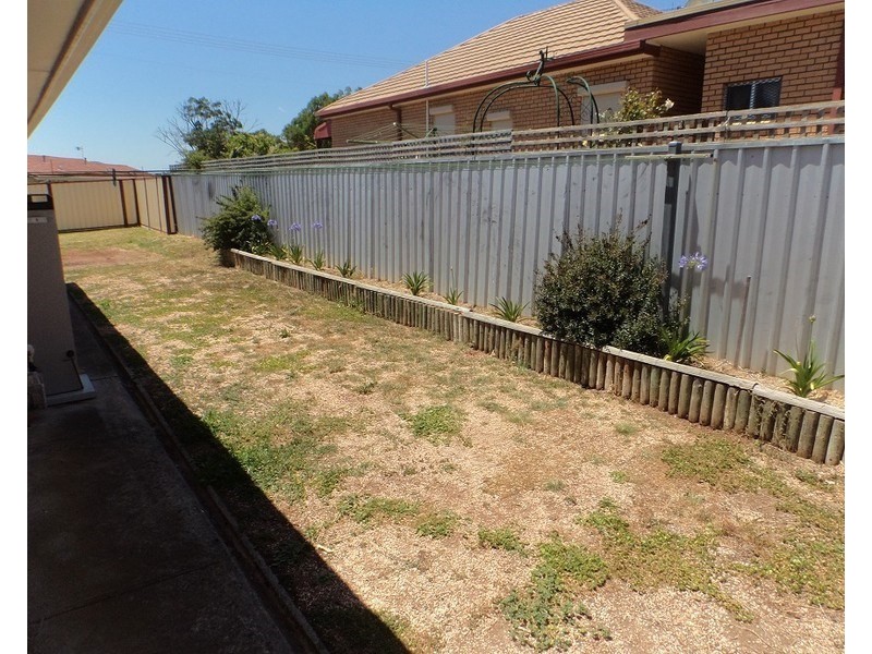 1/2 Garfield Avenue, Goulburn NSW 2580