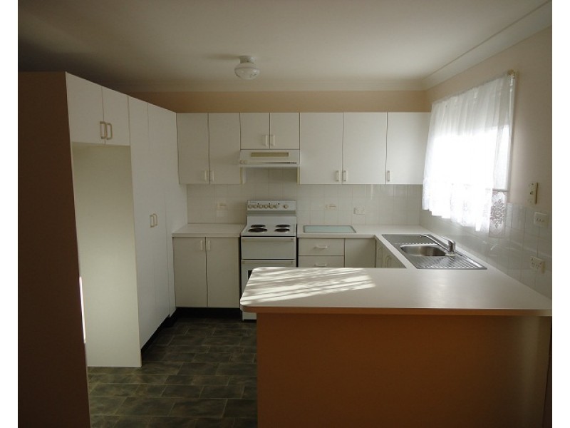 13 Parkside Place, Goulburn NSW 2580