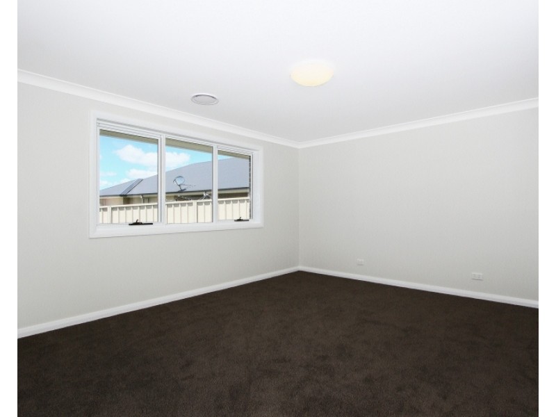 2/5 Lucas Close, Goulburn NSW 2580