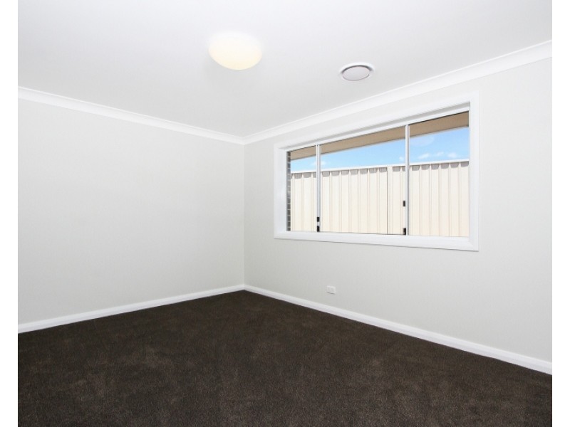 2/5 Lucas Close, Goulburn NSW 2580