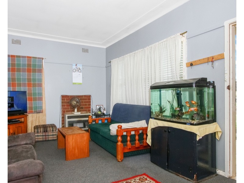 4 Hollis Avenue, Goulburn NSW 2580