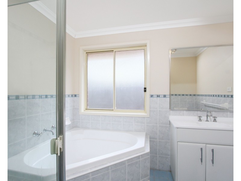 24 Melliodora Drive, Goulburn NSW 2580