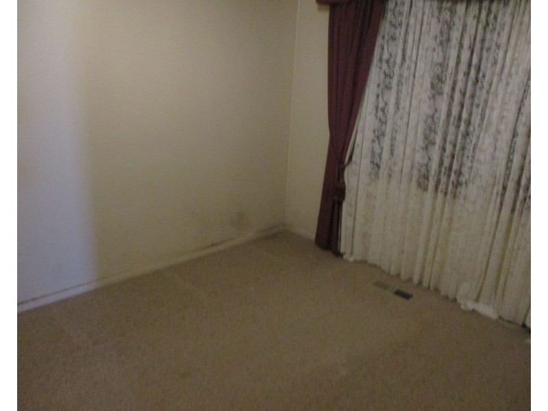 4 Davies Crescent, Goulburn NSW 2580