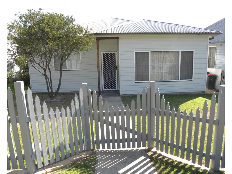 24 Kenmore Street, Goulburn NSW 2580