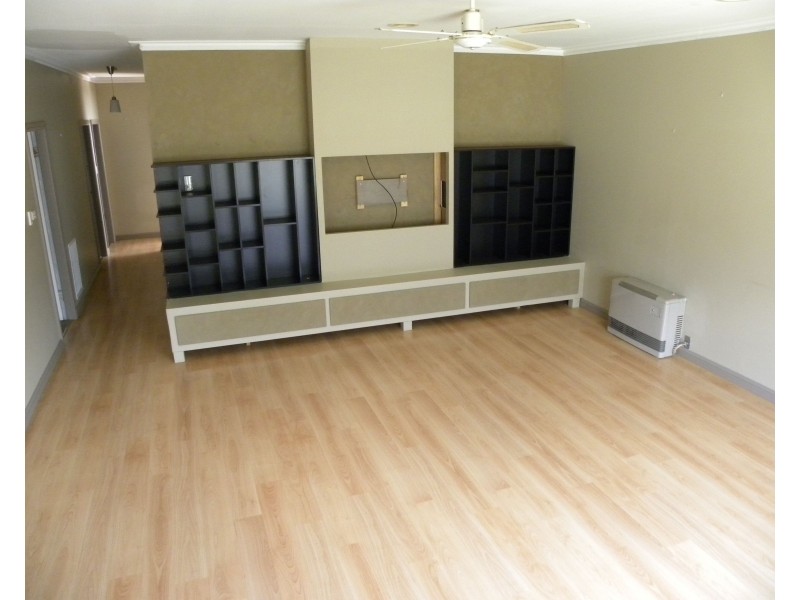 24 Kenmore Street, Goulburn NSW 2580