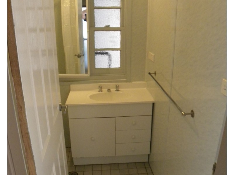 24 Kenmore Street, Goulburn NSW 2580