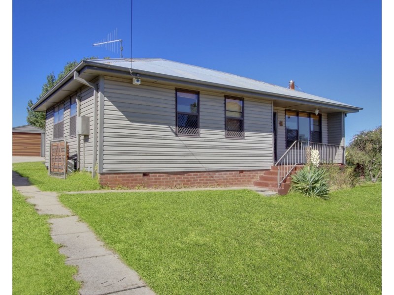 5 Davies Crescent, Goulburn NSW 2580
