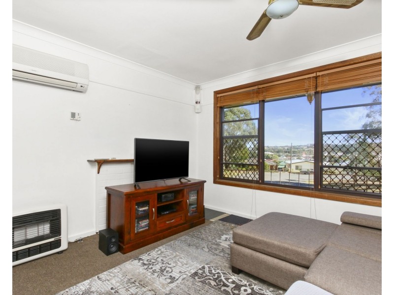 5 Davies Crescent, Goulburn NSW 2580