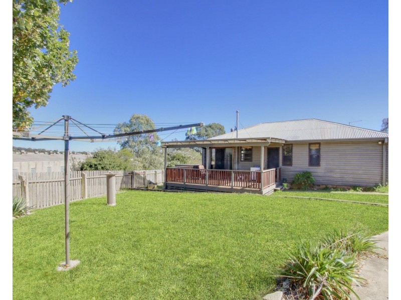 5 Davies Crescent, Goulburn NSW 2580