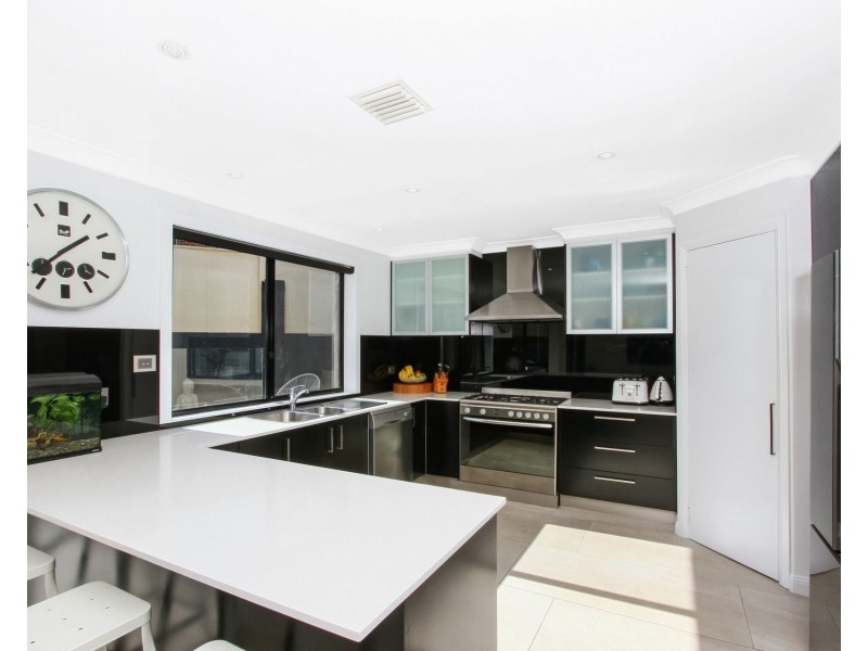 15 Angela Place, Goulburn NSW 2580