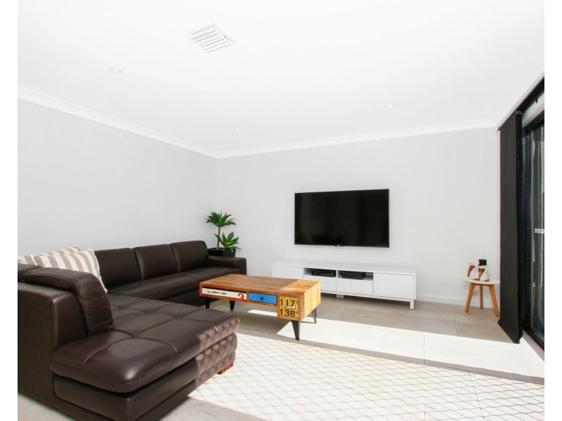 15 Angela Place, Goulburn NSW 2580