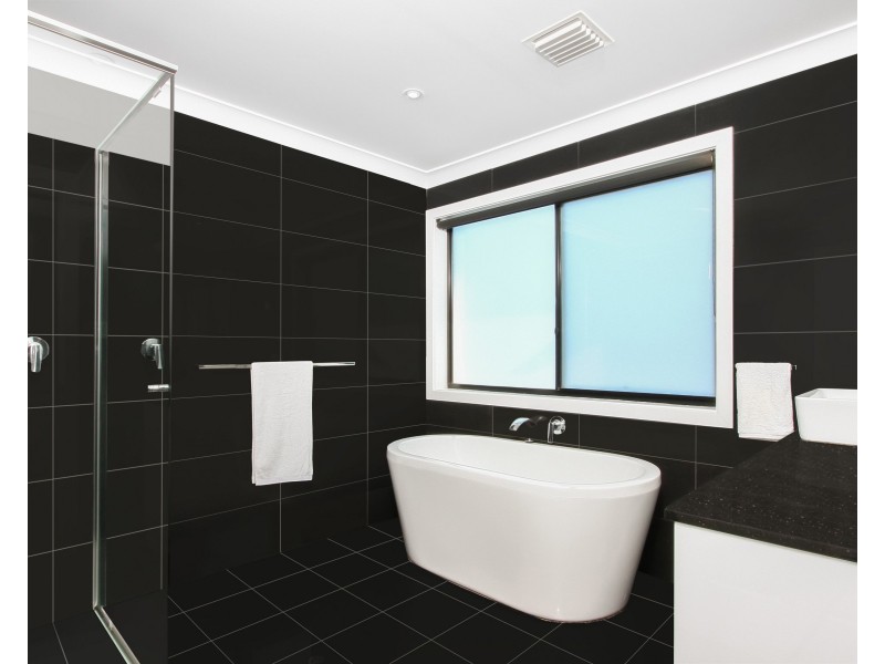 15 Angela Place, Goulburn NSW 2580