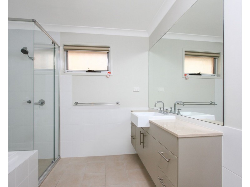 17 Lovet Street, Goulburn NSW 2580