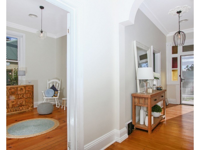 13 Victoria Parade, Goulburn NSW 2580