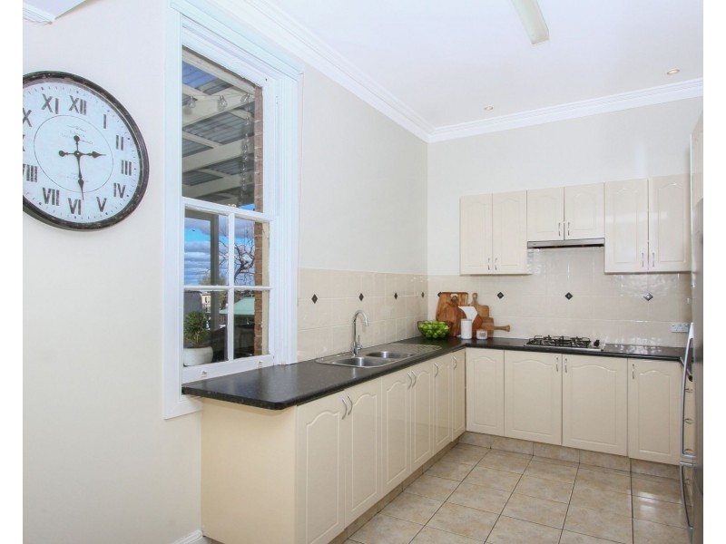 13 Victoria Parade, Goulburn NSW 2580