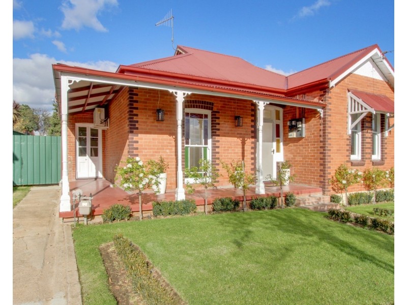 13 Victoria Parade, Goulburn NSW 2580