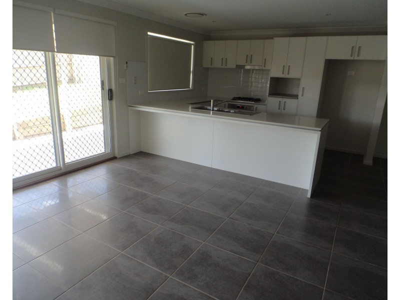 13 Cohen Place, Goulburn NSW 2580