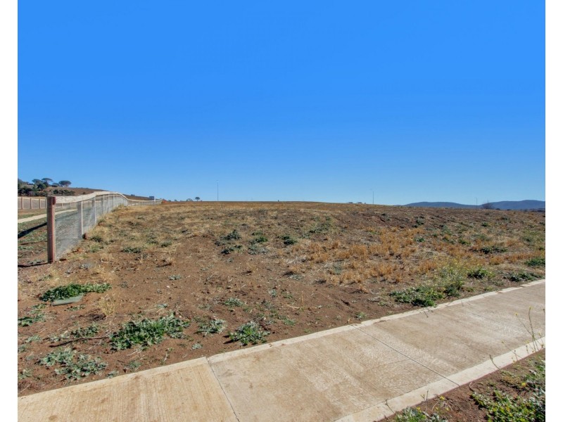 90 Sanctuary Drive, Goulburn NSW 2580