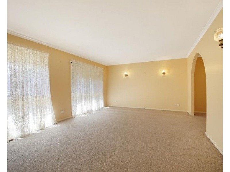 12 Komungla Crescent, Goulburn NSW 2580