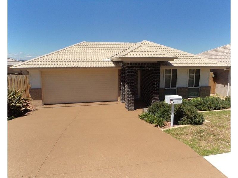 4 Walsh Drive, Goulburn NSW 2580