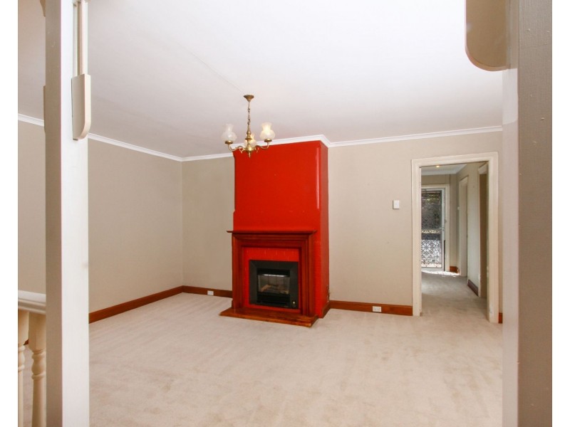 122 Clinton Street, Goulburn NSW 2580