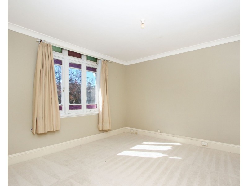 122 Clinton Street, Goulburn NSW 2580