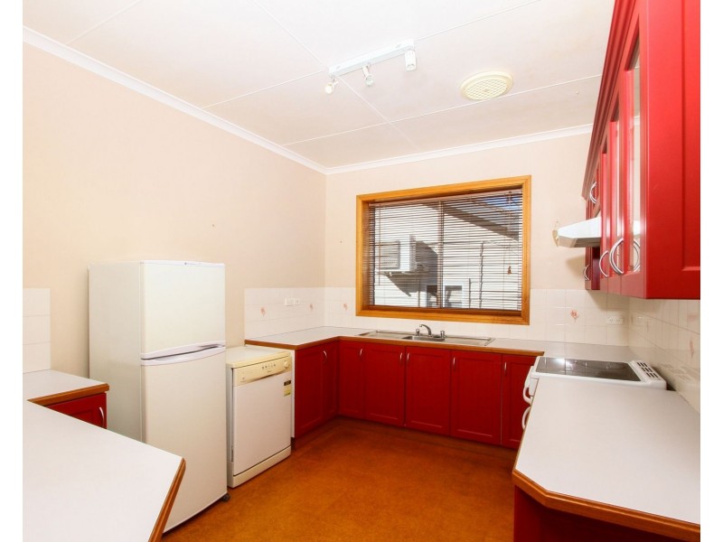 122 Clinton Street, Goulburn NSW 2580