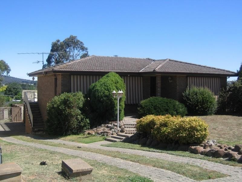 12 Komungla Crescent, Goulburn NSW 2580