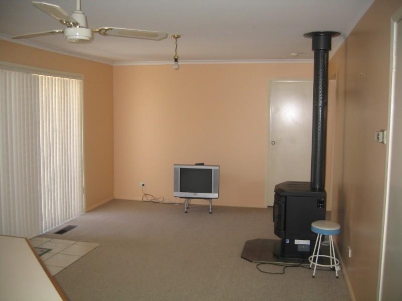 12 Komungla Crescent, Goulburn NSW 2580