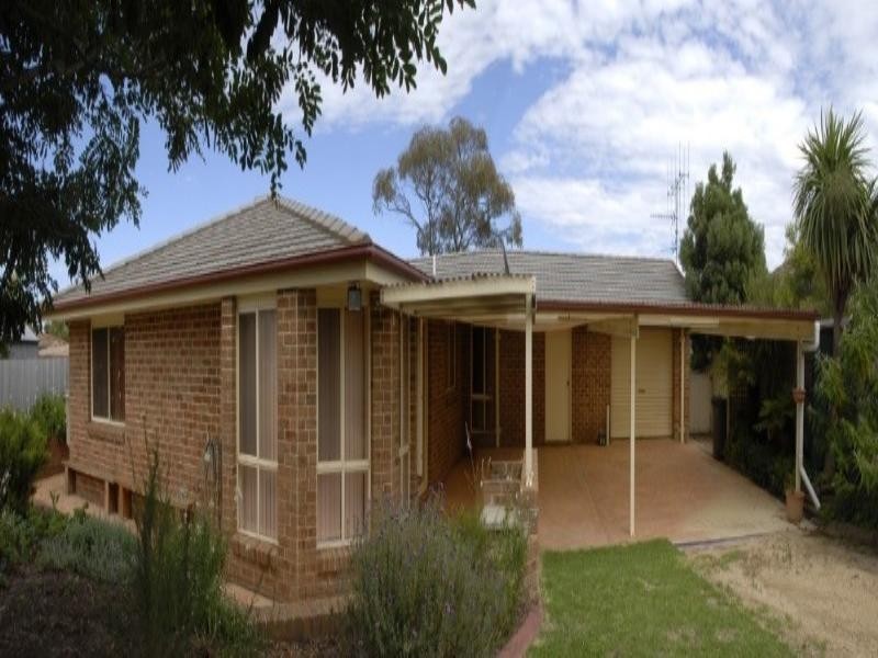 27 Emma Street, Goulburn NSW 2580