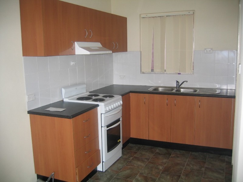 8/4 Albion Street, Goulburn NSW 2580