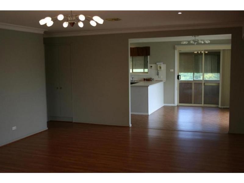 11 Parkside Place, Goulburn NSW 2580