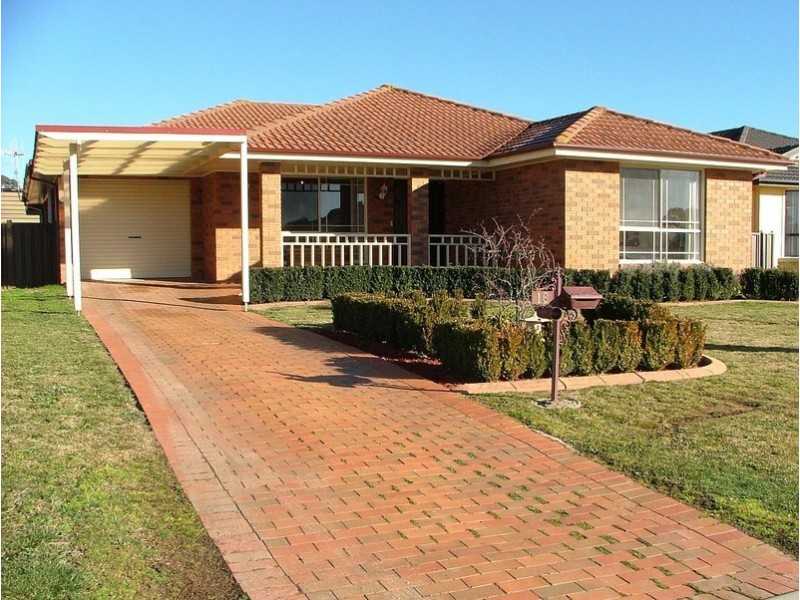 16 Paradise Place, Goulburn NSW 2580