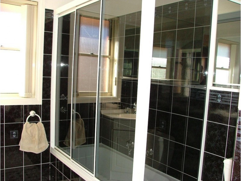 16 Paradise Place, Goulburn NSW 2580