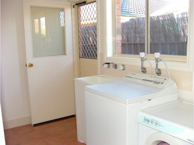 16 Paradise Place, Goulburn NSW 2580