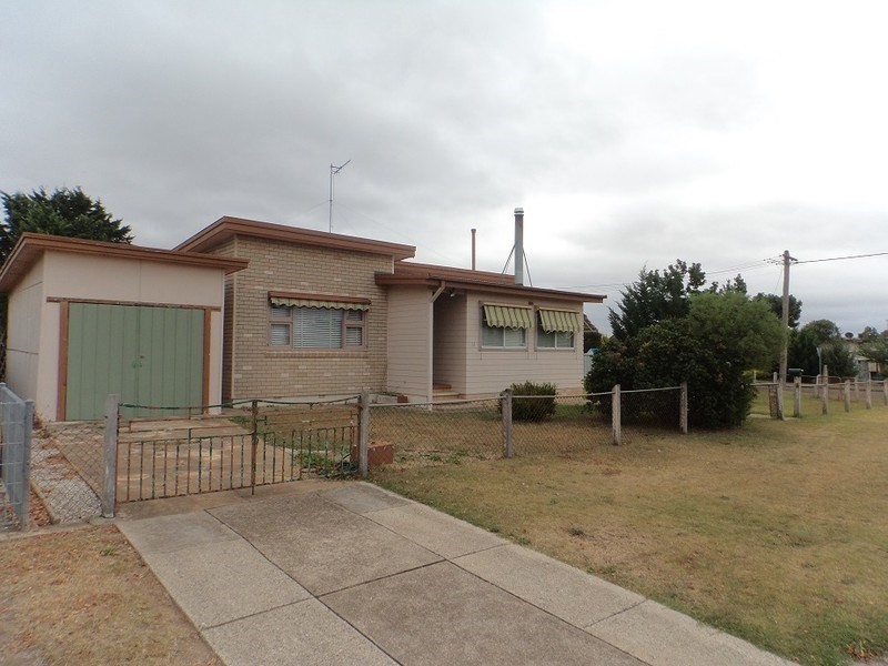14 Gibson Street, Goulburn NSW 2580