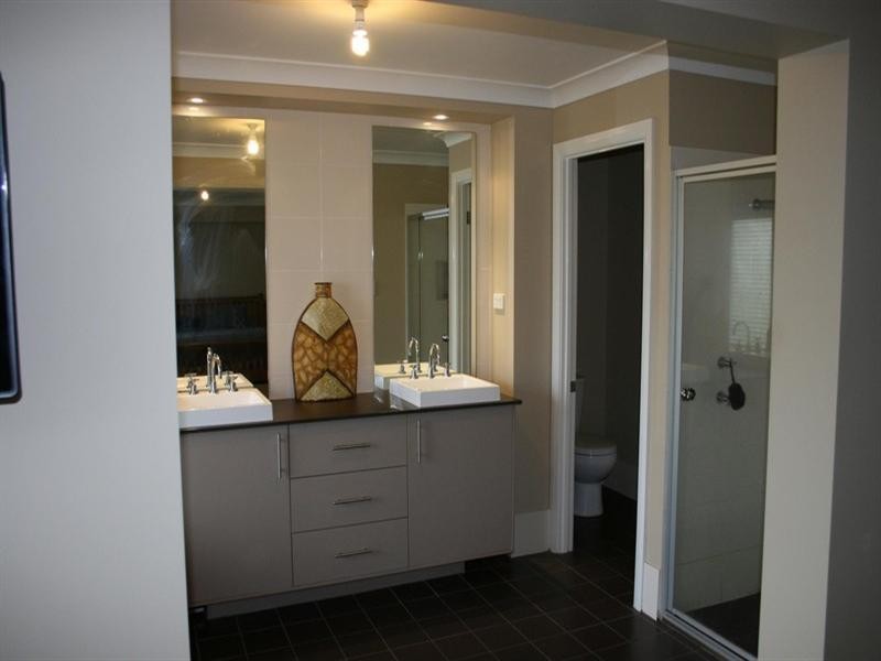 22 Racecourse Drive, Goulburn NSW 2580