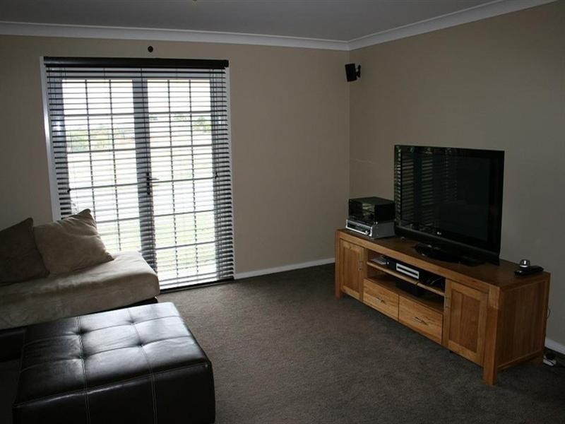 22 Racecourse Drive, Goulburn NSW 2580